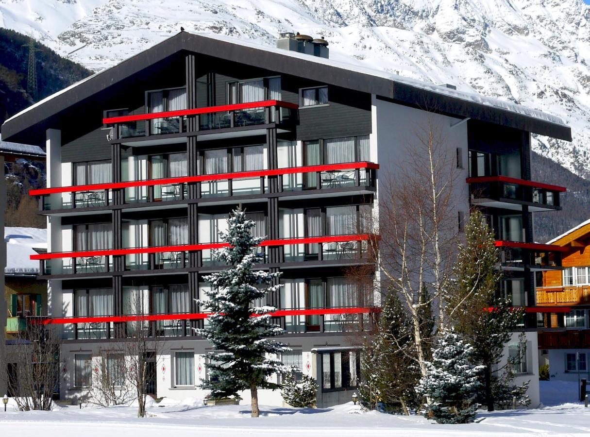 Hotel Alpenhof Saas-Almagell Exterior photo